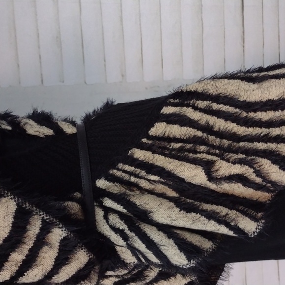 Sioni Wool Blend Animal Print Sweater Vest, Size PL/PXL - Picture 5 of 10